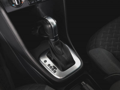 Volkswagen Polo 1.6 MPI AT (110 л. с.) Drive