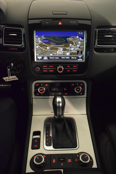 Volkswagen Touareg 3.0d AT (240 л.с.) 4WD