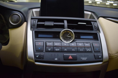 Lexus NX 200t 2.0 AT (238 л.с.) 4WD Progressive