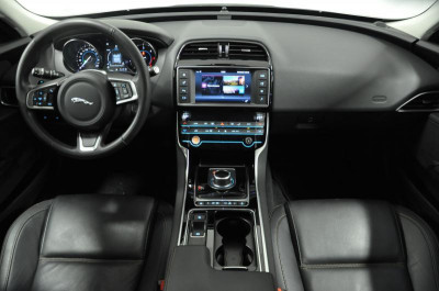 Jaguar XE 2.0 D AT (180 л. с.) Prestige