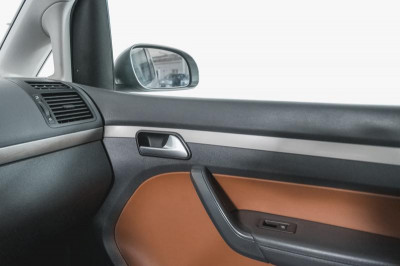 Volkswagen Touran 1.4 AT (170 л.с.)