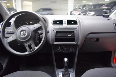 Volkswagen Polo 1.4 DSG (85 л. с.)
