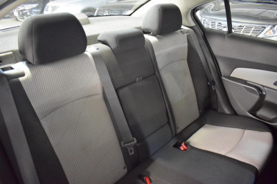 Chevrolet Cruze 1.6 MT (109 л. с.)
