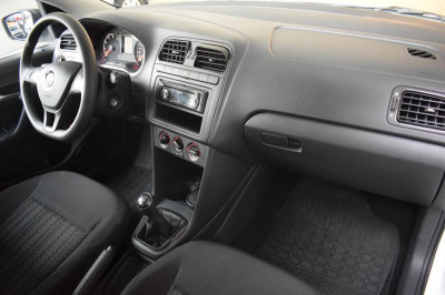 Volkswagen Polo 1.6 MPI MT (90 л. с.) Trendline