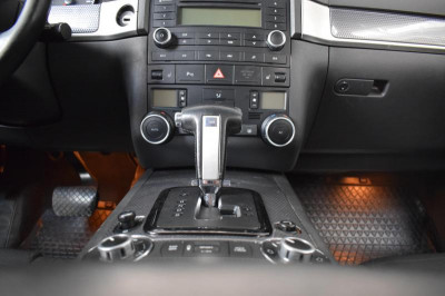 Volkswagen Touareg 3.0 TDI BlueMotion AT (225 л. с.)