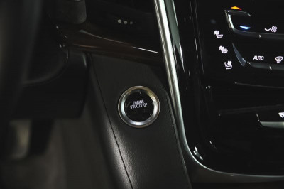 Cadillac Escalade 6.2 V8 АТ 4WD (426 л.с.) Luxury