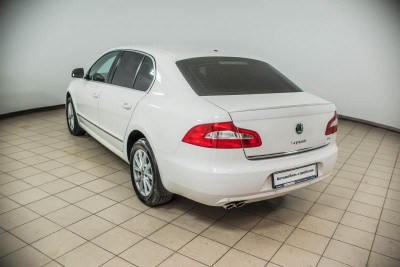 ŠKODA Superb 2.0 TDI DSG 4x4 (140 л. с.)