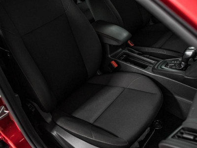 Ford Focus Хетчбэк 1.6 Ti-VCT PowerShift (105 л. с.) Sync Edition