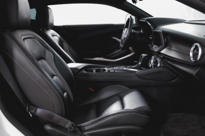 Chevrolet Camaro 2.0 AT (238 л. с.) RS