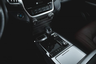 Toyota Land Cruiser 4.5 TD AT (249 л. с.) Престиж