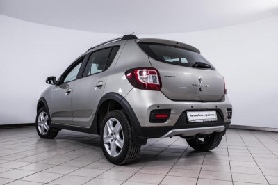 Renault Sandero Stepway 1.6 MT (102 л. с.) Confort