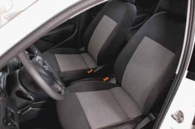 Volkswagen Polo 1.6 Tiptronic (105 л. с.)