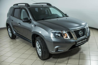 Nissan Terrano 1.6 MT (102 л. с.) Comfort