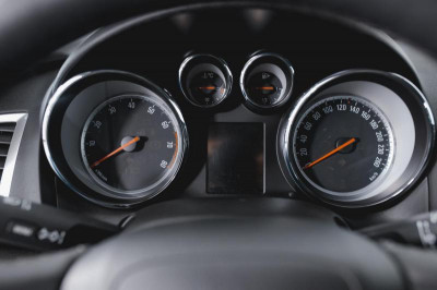Opel Astra 1.4 Turbo AT (140 л. с.)