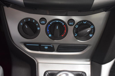 Ford Focus 1.6 MT (105 л. с.)