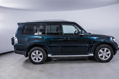 Mitsubishi Pajero 3.8 AT (250 л. с.)