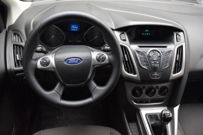 Ford Focus 1.6 MT (105 л. с.)