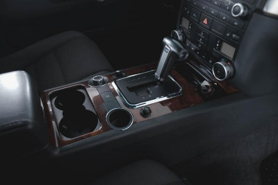 Volkswagen Touareg 2.5 TDI AT (174 л. с.)