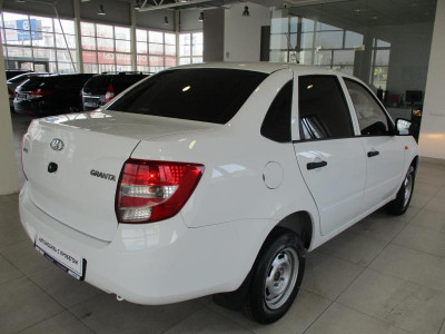 LADA Granta седан 1.6 MT 8кл (82 л. с.) Standard