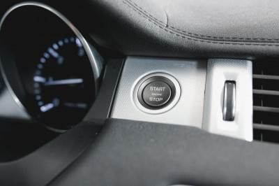 Land Rover Range Rover Evoque 2.2 SD4 9AT (190 л. с.)