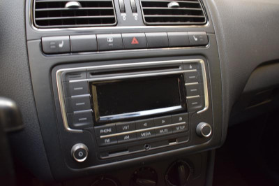 Volkswagen Polo 1.6 MPI MT (110 л. с.) Trendline