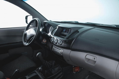 Mitsubishi L200 2.5 DI-D MT (136 л. с.)