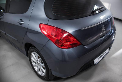 Peugeot 308 1.6 MT (120 л. с.)