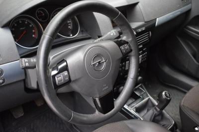 Opel Astra 1.8 MT (140 л. с.)