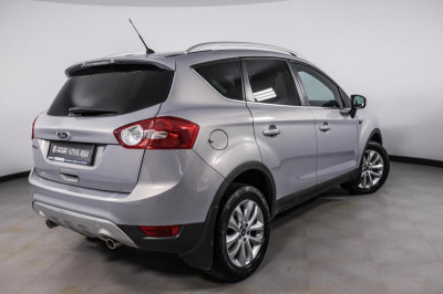 Ford Kuga 2.5 MT AWD (200 л. с. '11)