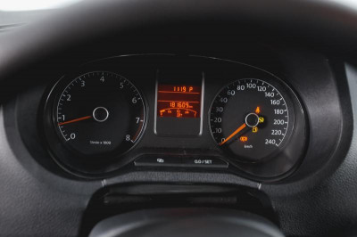 Volkswagen Polo 1.6 Tiptronic (105 л. с.)