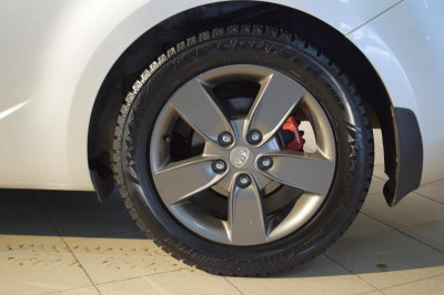 Kia Cerato 1.6 MT (126 л. с.)