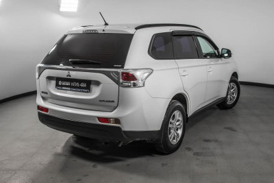 Mitsubishi Outlander 2.0 CVT (146 л.с.)