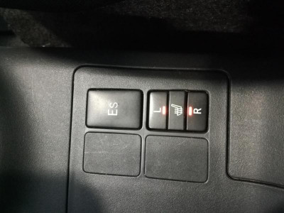 Toyota Yaris 1.3 AT (87 л. с.)