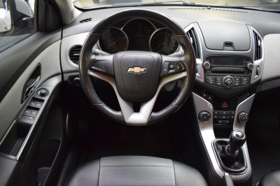 Chevrolet Cruze 1.6 MT (124 л. с.)