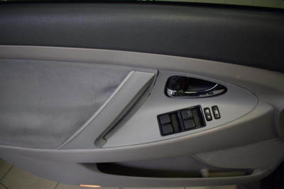 Toyota Camry 2.4 Hybrid CVT (187 л. с.)