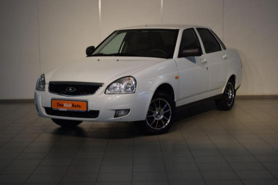 LADA Priora 1.6 MT (87 л. с.) Standard