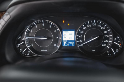 Nissan Patrol 5.6 AT 4WD (405 л. с.)