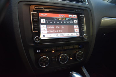 Volkswagen Jetta 1.4 TSI DSG (122 л. с.)