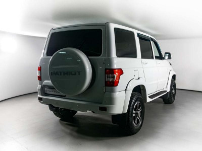 УАЗ Patriot 2.7 MT (134,6 л. с.) Привилегия