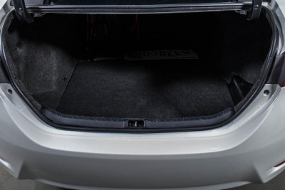 Toyota Corolla 1.6 MT (122 л. с.)