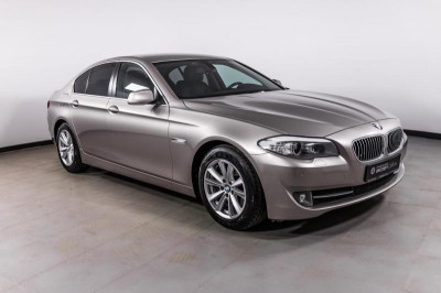 BMW 5 серия 528i AT (245 л. с.)