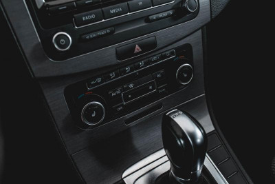 Volkswagen Passat 1.8 TSI DSG (152 л. с.)