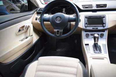 Volkswagen Passat CC 1.8 TSI DSG (152 л. с.)