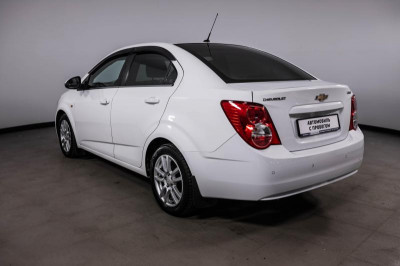 Chevrolet Aveo 1.6 MT (106 л. с.)