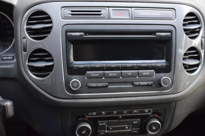 Volkswagen Tiguan 1.4 TSI BlueMotion DSG (150 л. с.)