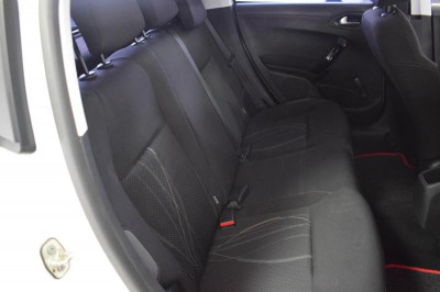 Volkswagen Polo 1.6 MPI MT (110 л. с.) Trendline