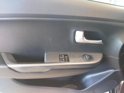 Kia Rio 1.6 AT (123 л. с.) Comfort Аудио