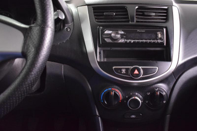 Hyundai Solaris 1.4 MT (107 л. с.)