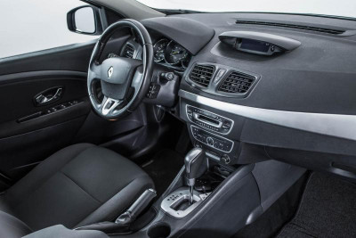Renault Megane 1.6 AT (106 л. с.)