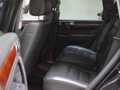 Volkswagen Touareg 2.5 TDI Tiptronic (174 л. с.)